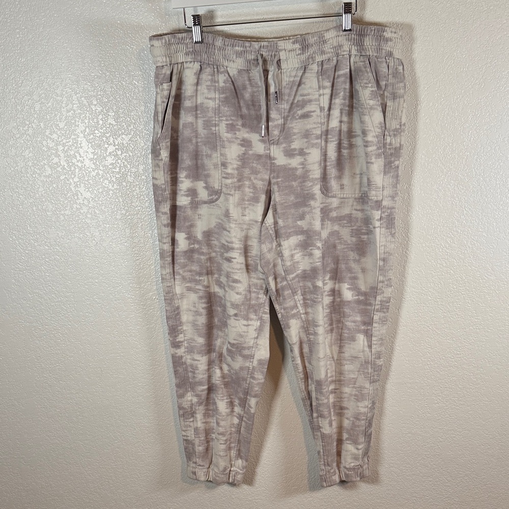 Athleta Farallon Printed Jogger Athleisure Activewear Size 20